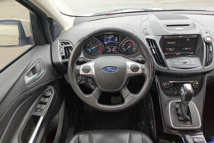 Used Ford Kuga 2015 2.0L GTDi Four-Wheel-Drive Sport Model Steering Wheel