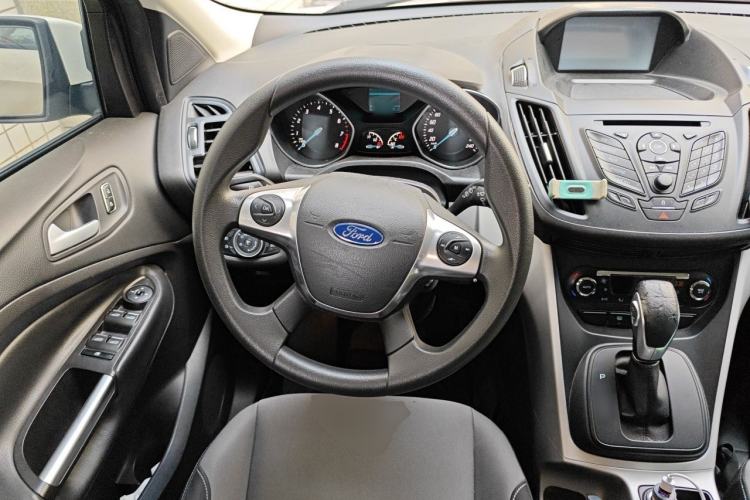 Used Ford Kuga 2015 1.5L GTDi Two-Wheel-Drive Comfort Model Steering Wheel