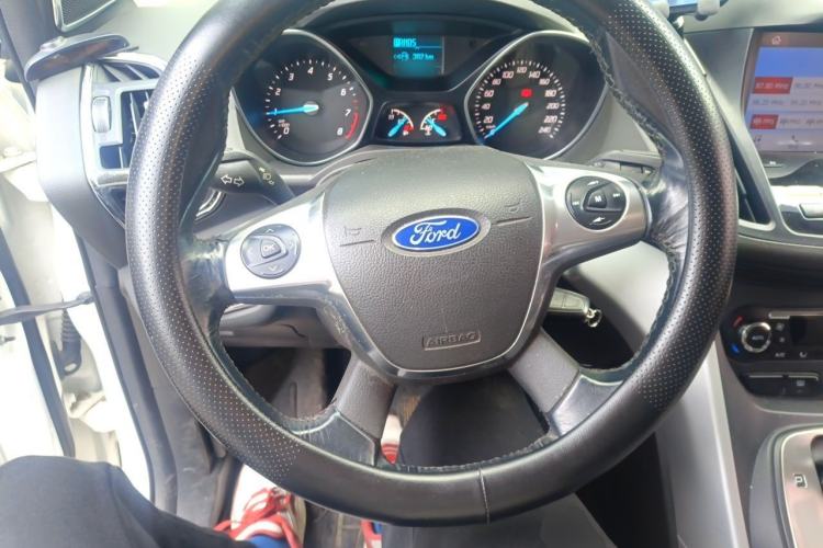 Used Ford Kuga 2015 1.5L GTDi Two-Wheel-Drive Comfort Model Steering Wheel
