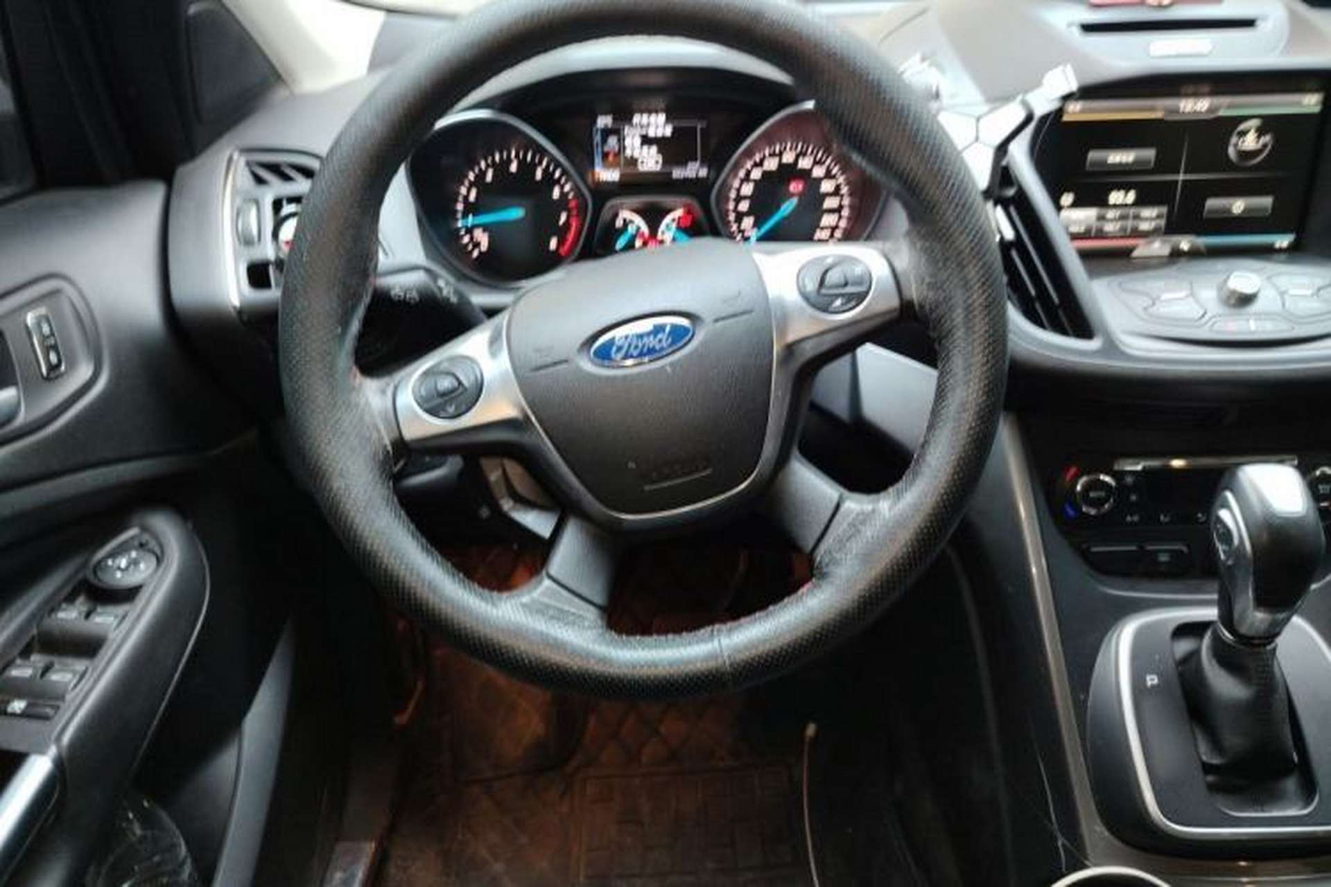 Used Ford Kuga 2015 1.5L GTDi Four-Wheel-Drive Elite Model Steering Wheel