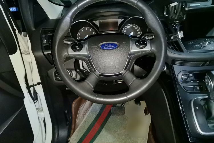 Used Ford Kuga 2015 2.0L GTDi Four-Wheel-Drive Sport Model Steering Wheel