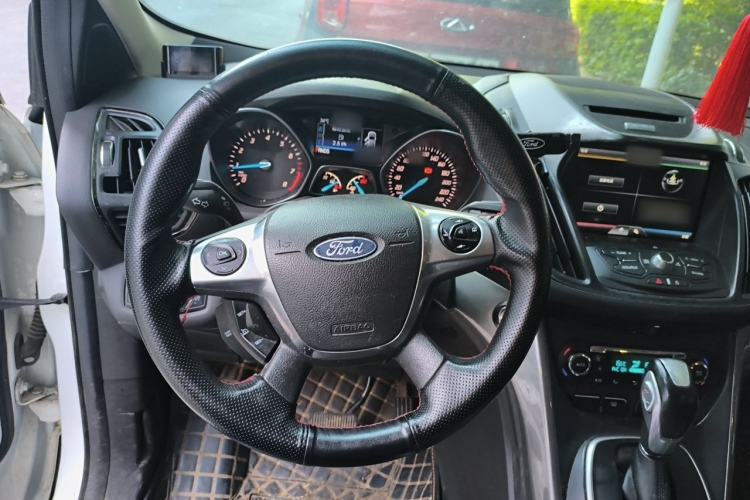 Used Ford Kuga 2015 2.0L GTDi Four-Wheel Drive Elite Model Steering Wheel