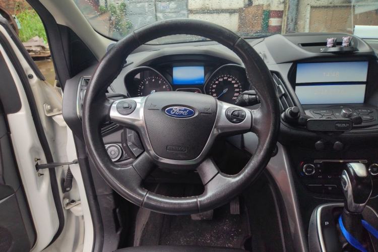 Used Ford Kuga 2015 2.0L GTDi Four-Wheel Drive Elite Model Steering Wheel