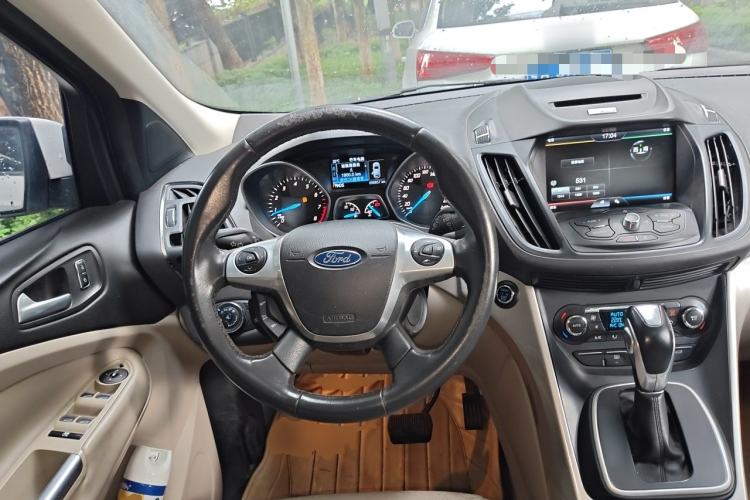 Used Ford Kuga 2015 2.0L GTDi Four-Wheel Drive Elite Model Steering Wheel