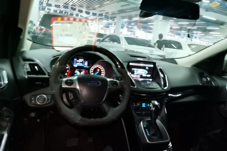 Used Ford Kuga 2015 2.0L GTDi Four-Wheel-Drive Sport Model Steering Wheel