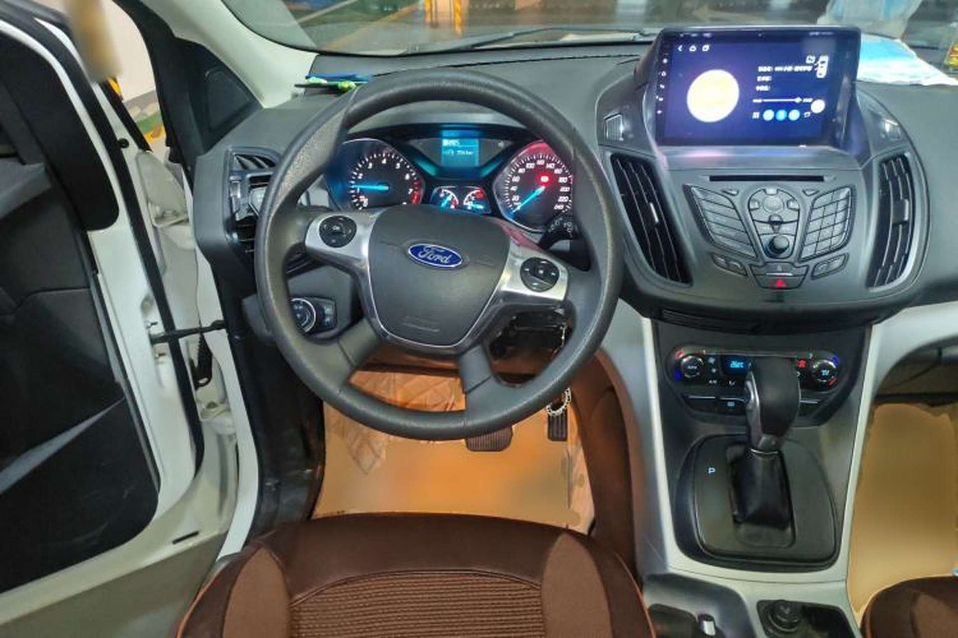 Used Ford Kuga 2015 1.5L GTDi Two-Wheel-Drive Comfort Model Steering Wheel