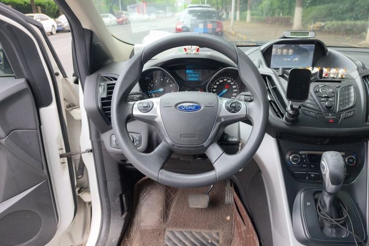 Used Ford Kuga 2015 1.5L GTDi Two-Wheel-Drive Comfort Model Steering Wheel