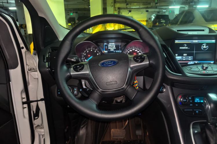 Used Ford Kuga 2015 1.5L GTDi Four-Wheel-Drive Elite Model Steering Wheel