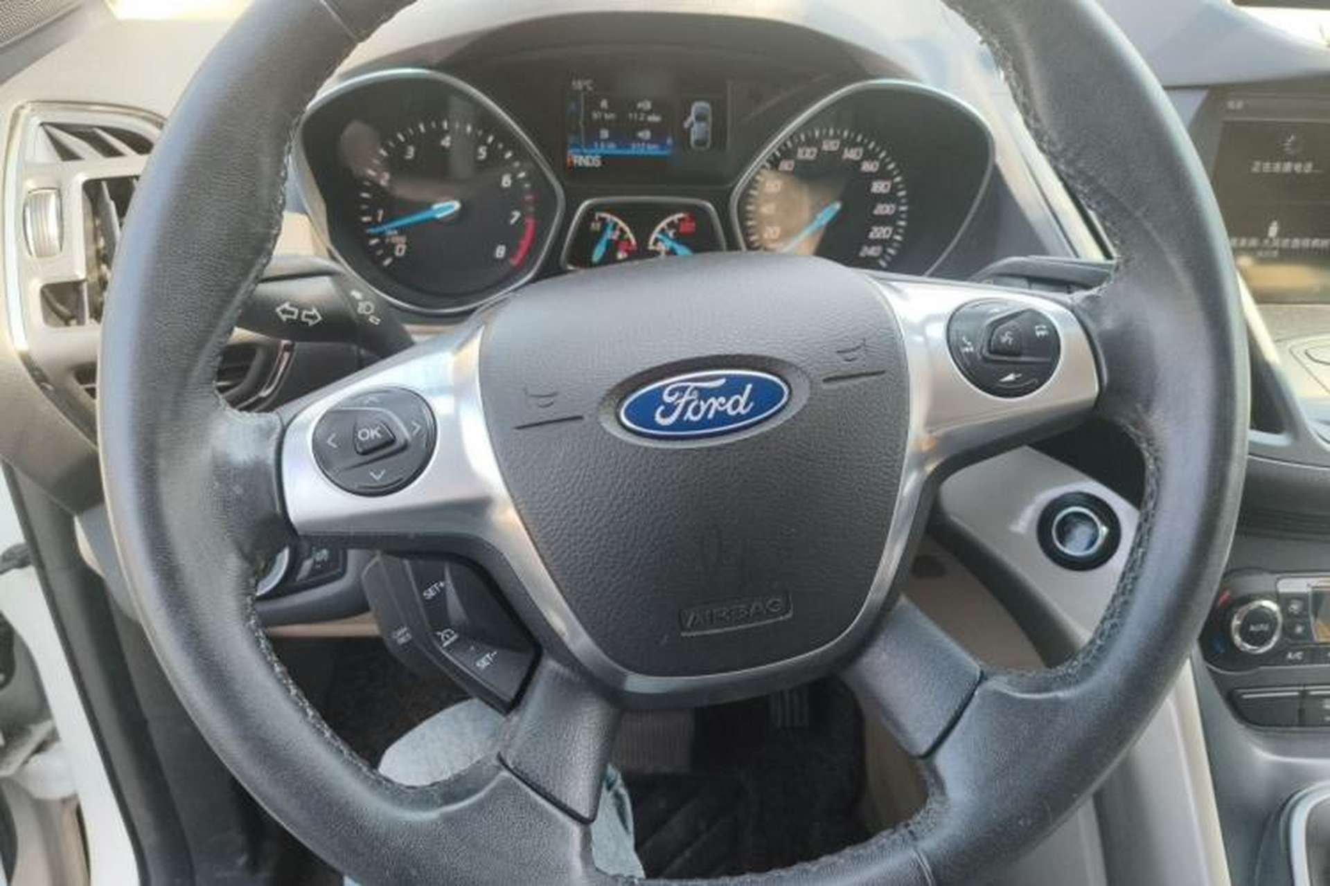 Used Ford Kuga 2015 2.0L GTDi Four-Wheel Drive Elite Model Steering Wheel