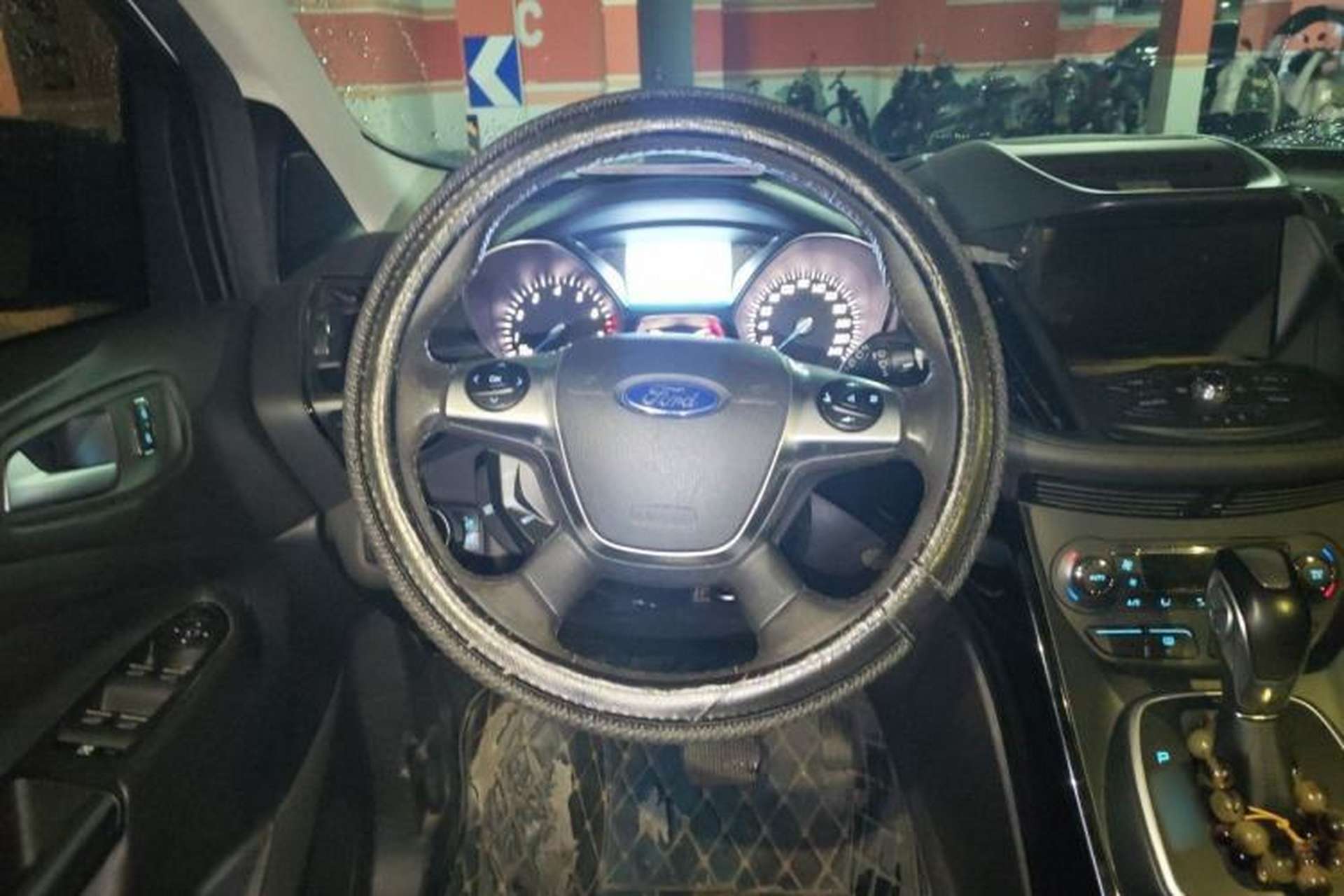 Used Ford Kuga 2015 2.0L GTDi Four-Wheel-Drive Sport Model Steering Wheel