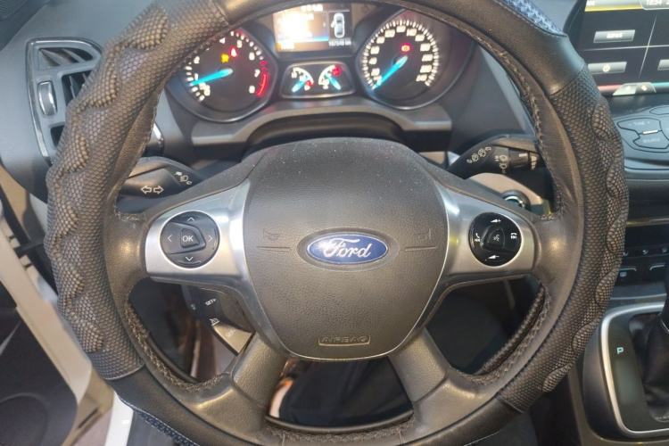 Used Ford Kuga 2015 2.0L GTDi Four-Wheel Drive Elite Model Steering Wheel