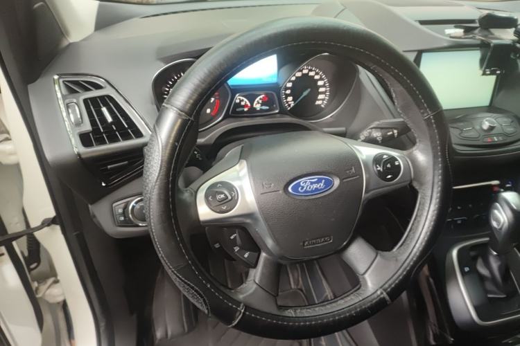 Used Ford Kuga 2015 2.0L GTDi Four-Wheel-Drive Sport Model Steering Wheel