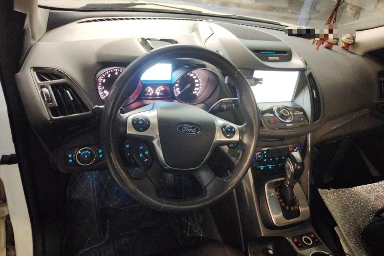 Used Ford Kuga 2015 2.0L GTDi Four-Wheel Drive Prestige Model Steering Wheel