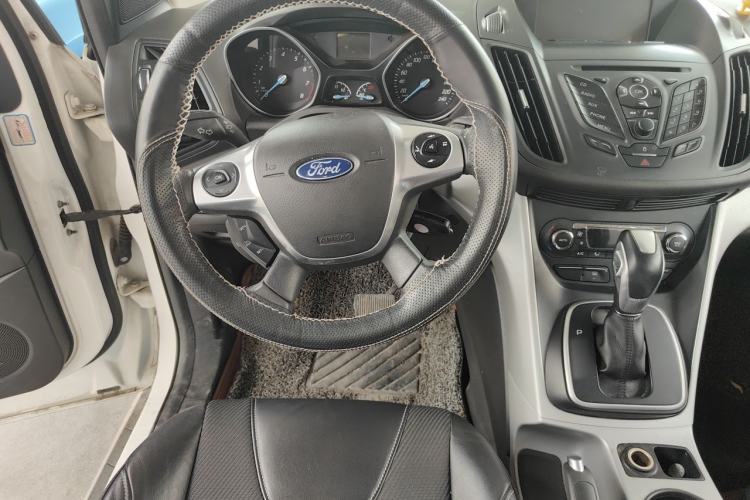 Used Ford Kuga 2015 1.5L GTDi Two-Wheel-Drive Comfort Model Steering Wheel