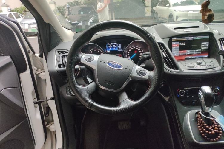Used Ford Kuga 2015 2.0L GTDi Four-Wheel-Drive Sport Model Steering Wheel