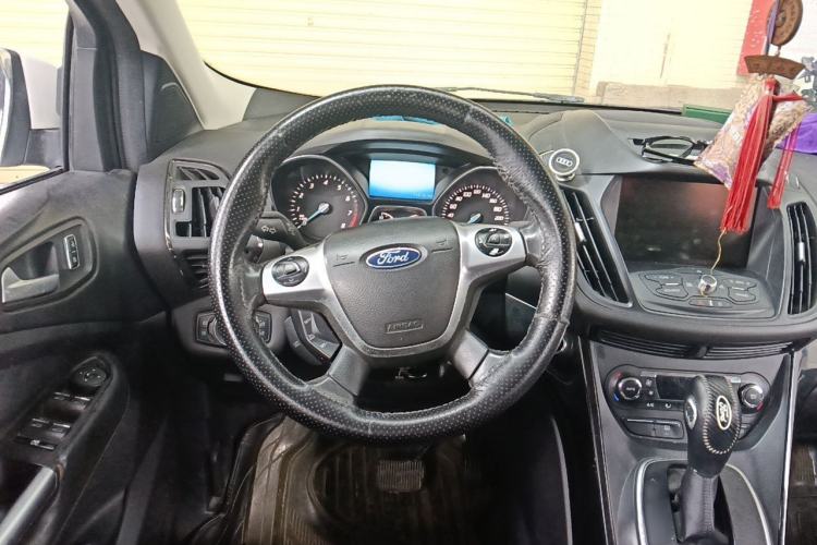 Used Ford Kuga 2015 2.0L GTDi Four-Wheel-Drive Sport Model Steering Wheel