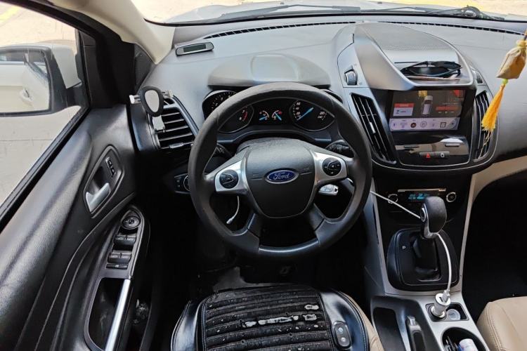 Used Ford Kuga 2015 1.5L GTDi Two-Wheel-Drive Comfort Model Steering Wheel
