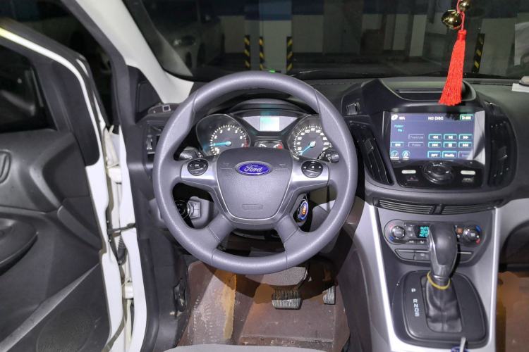 Used Ford Kuga 2015 1.5L GTDi Two-Wheel-Drive Comfort Model Steering Wheel
