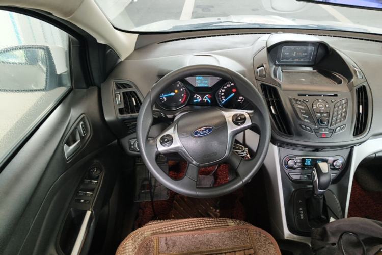 Used Ford Kuga 2015 1.5L GTDi Two-Wheel-Drive Comfort Model Steering Wheel