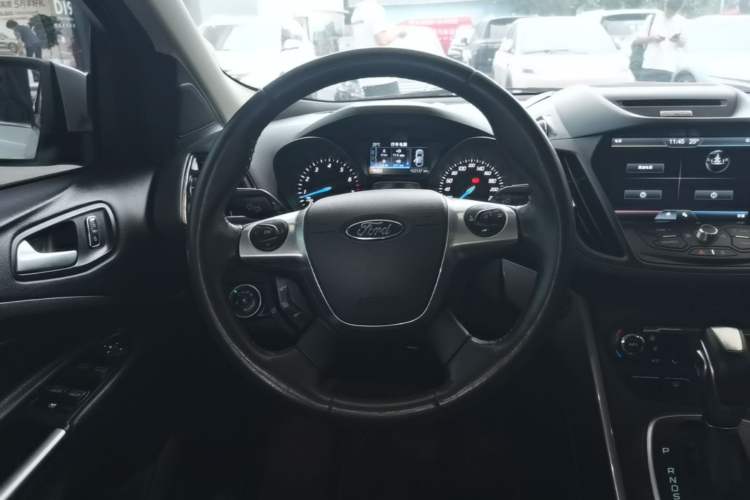 Used Ford Kuga 2015 2.0L GTDi Four-Wheel Drive Elite Model Steering Wheel
