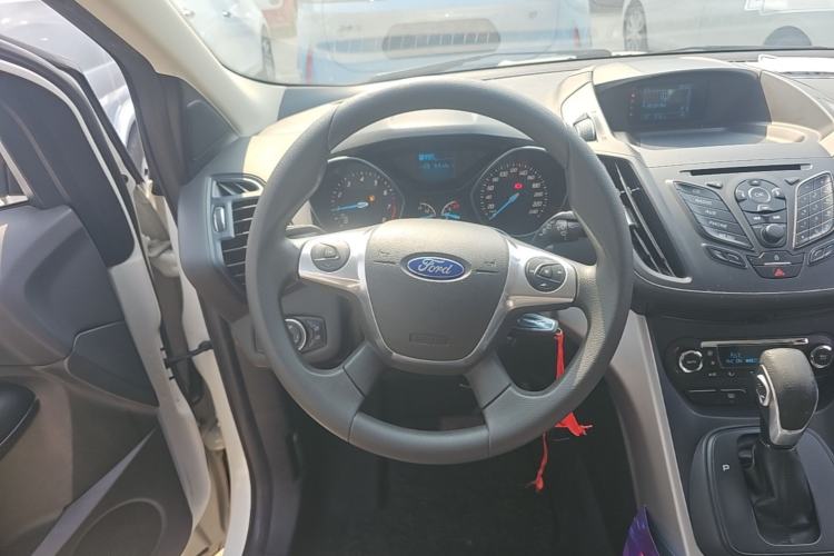 Used Ford Kuga 2015 1.5L GTDi Two-Wheel-Drive Comfort Model Steering Wheel