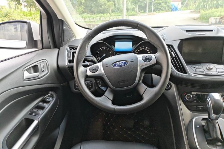 Used Ford Kuga 2015 2.0L GTDi Four-Wheel Drive Elite Model Steering Wheel