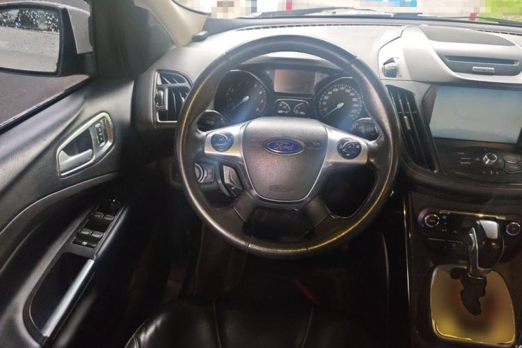 Used Ford Kuga 2015 2.0L GTDi Four-Wheel-Drive Sport Model Steering Wheel