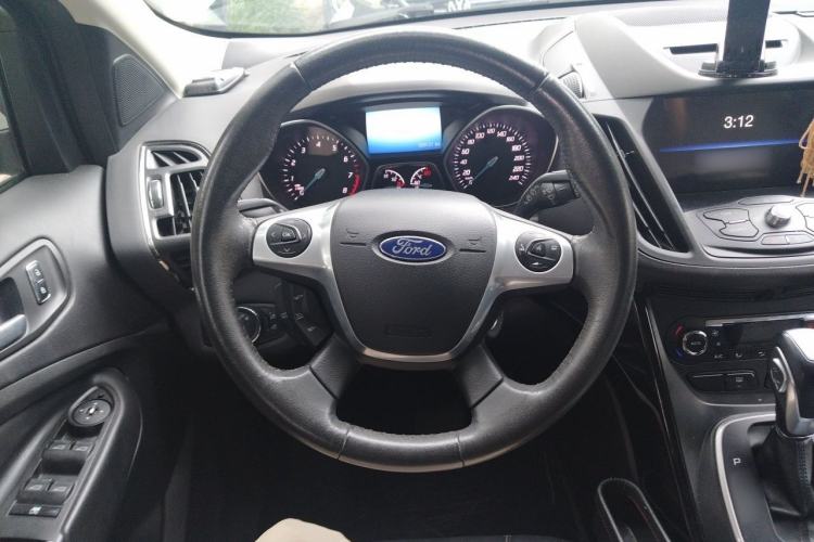 Used Ford Kuga 2015 2.0L GTDi Four-Wheel-Drive Sport Model Steering Wheel