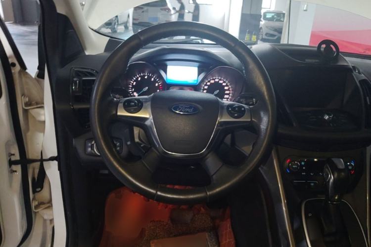 Used Ford Kuga 2015 2.0L GTDi Four-Wheel Drive Elite Model Steering Wheel