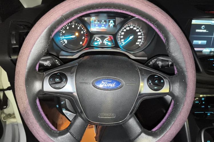 Used Ford Kuga 2015 2.0L GTDi Four-Wheel Drive Elite Model Steering Wheel