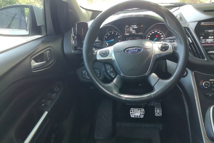 Used Ford Kuga 2015 2.0L GTDi Four-Wheel Drive Prestige Model Steering Wheel