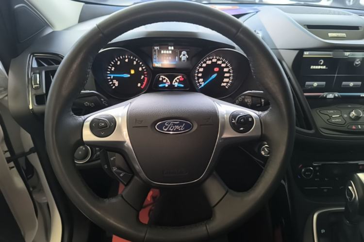 Used Ford Kuga 2015 2.0L GTDi Four-Wheel-Drive Sport Model Steering Wheel
