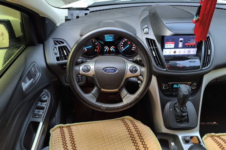 Used Ford Kuga 2015 1.5L GTDi Two-Wheel-Drive Comfort Model Steering Wheel