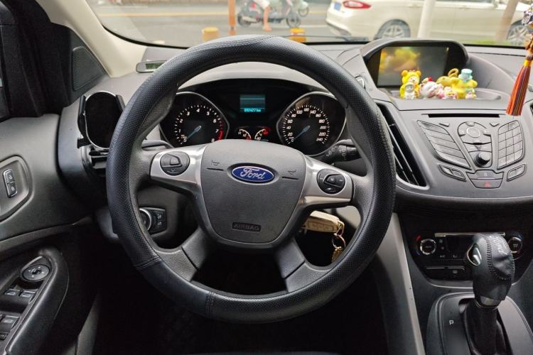 Used Ford Kuga 2015 1.5L GTDi Two-Wheel-Drive Comfort Model Steering Wheel