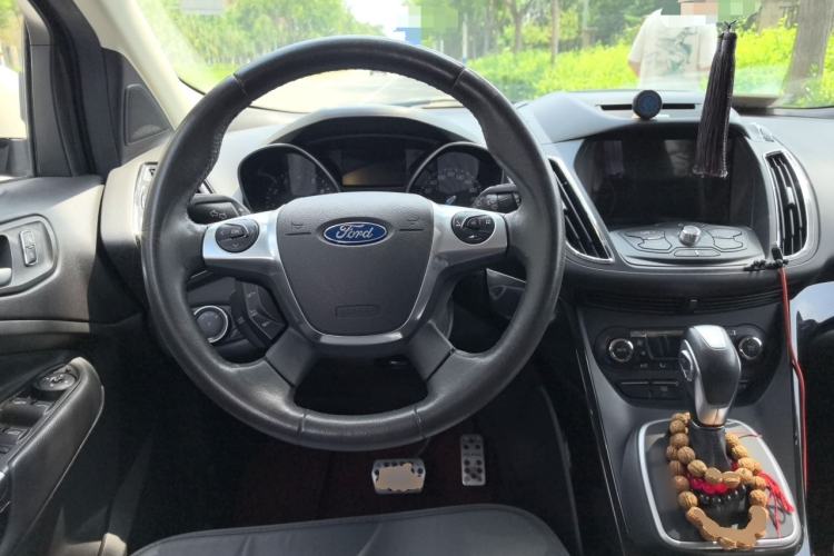 Used Ford Kuga 2015 2.0L GTDi Four-Wheel-Drive Sport Model Steering Wheel