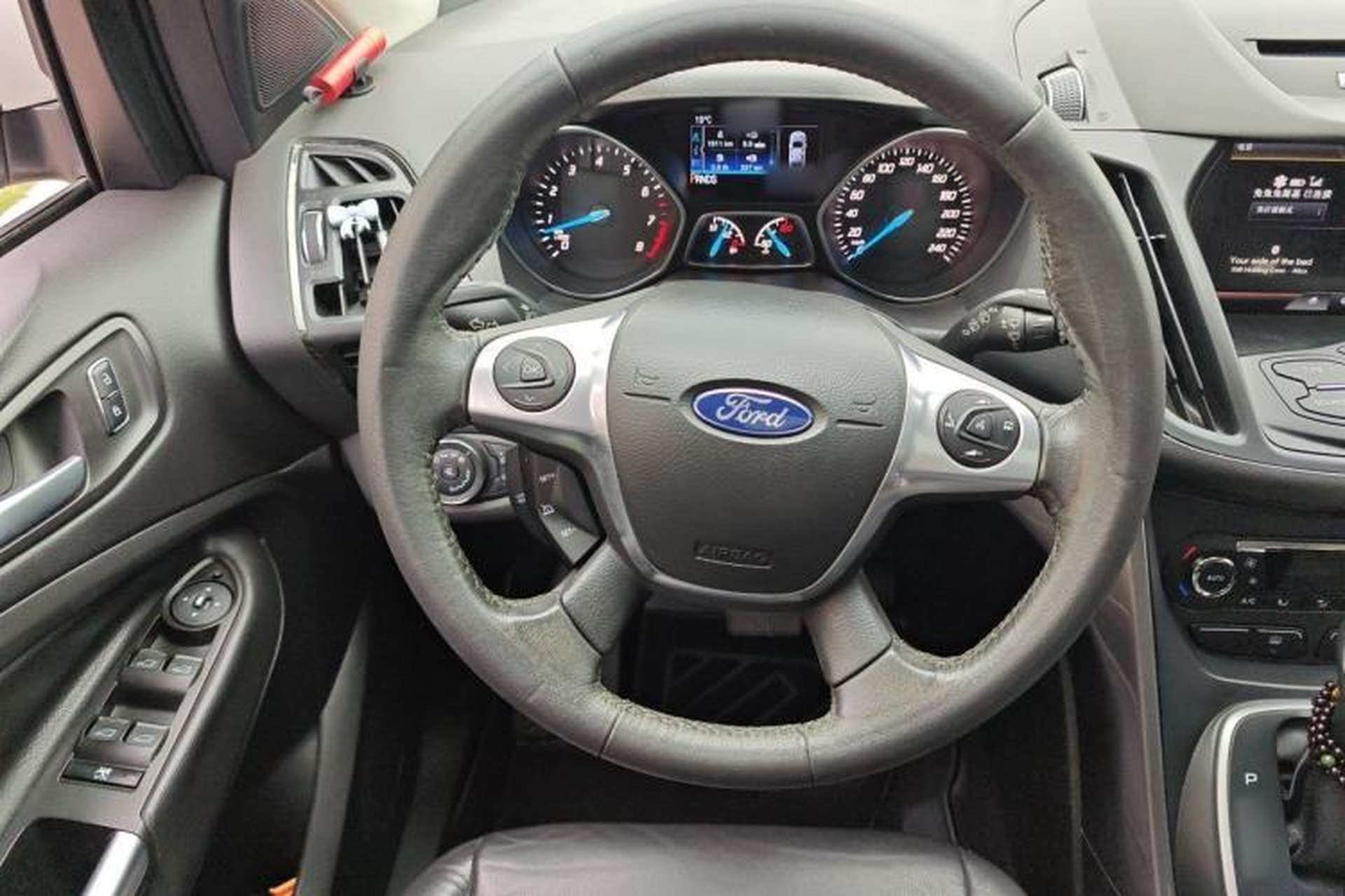 Used Ford Kuga 2015 2.0L GTDi Four-Wheel Drive Elite Model Steering Wheel