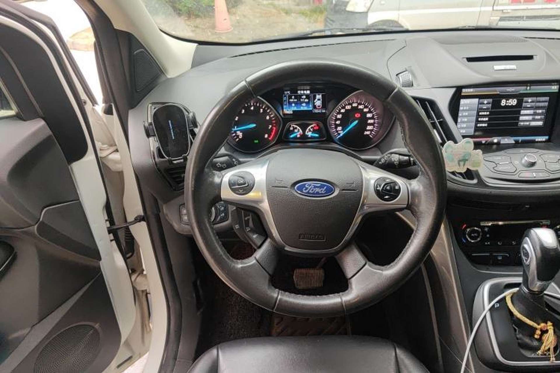 Used Ford Kuga 2015 2.0L GTDi Four-Wheel Drive Elite Model Steering Wheel