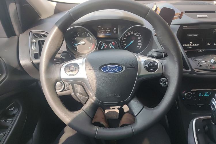 Used Ford Kuga 2015 2.0L GTDi Four-Wheel-Drive Sport Model Steering Wheel