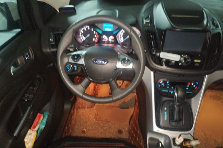 Used Ford Kuga 2015 1.5L GTDi Two-Wheel-Drive Comfort Model Steering Wheel