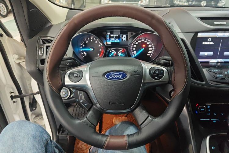 Used Ford Kuga 2015 2.0L GTDi Four-Wheel Drive Elite Model Steering Wheel