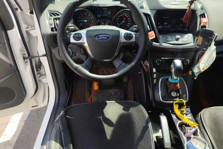Used Ford Kuga 2015 2.0L GTDi Four-Wheel-Drive Sport Model Steering Wheel