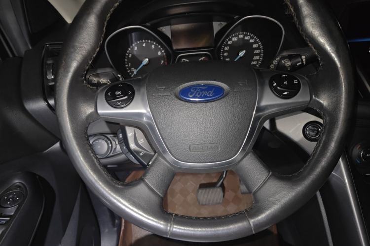Used Ford Kuga 2015 2.0L GTDi Four-Wheel Drive Prestige Model Steering Wheel