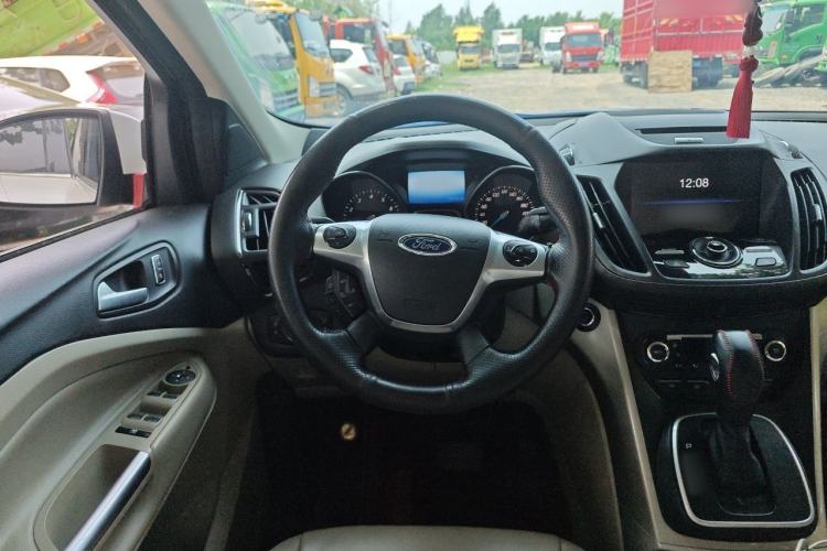 Used Ford Kuga 2015 2.0L GTDi Four-Wheel-Drive Sport Model Steering Wheel