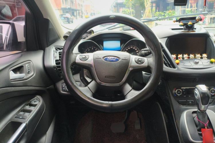 Used Ford Kuga 2015 2.0L GTDi Four-Wheel-Drive Sport Model Steering Wheel