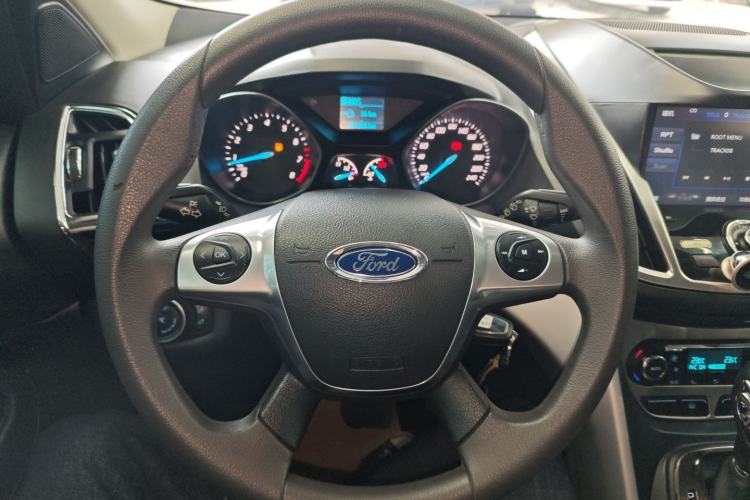 Used Ford Kuga 2015 1.5L GTDi Two-Wheel-Drive Comfort Model Steering Wheel