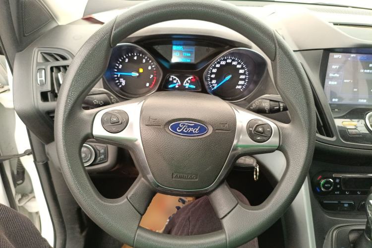 Used Ford Kuga 2015 1.5L GTDi Two-Wheel-Drive Comfort Model Steering Wheel