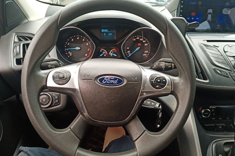 Used Ford Kuga 2015 1.5L GTDi Two-Wheel-Drive Comfort Model Steering Wheel