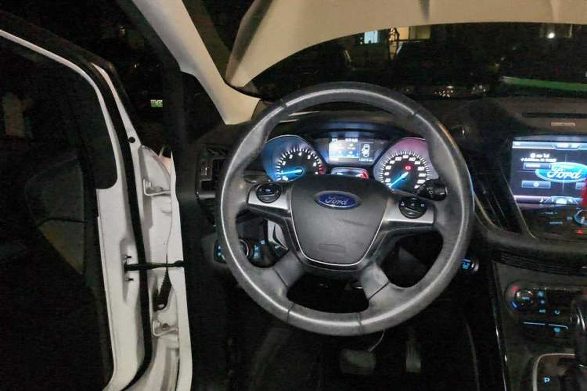 Used Ford Kuga 2015 2.0L GTDi Four-Wheel-Drive Sport Model Steering Wheel