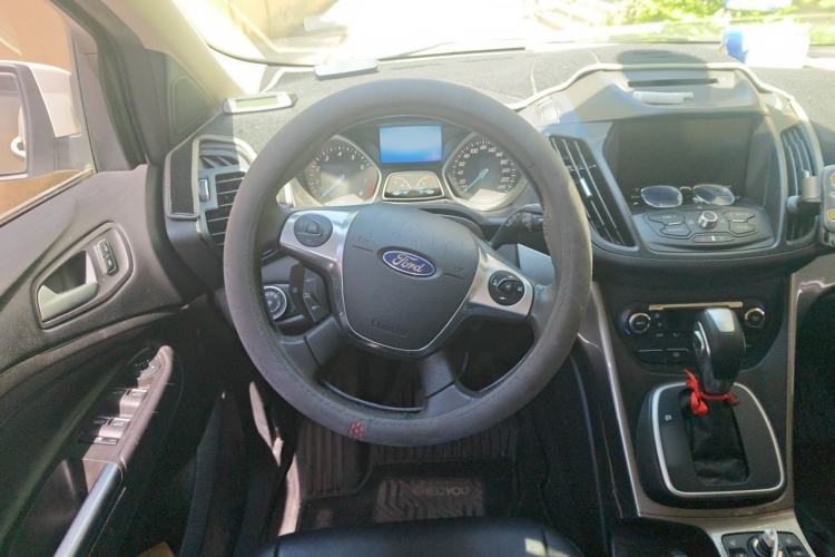 Used Ford Kuga 2015 1.5L GTDi Four-Wheel-Drive Elite Model Steering Wheel