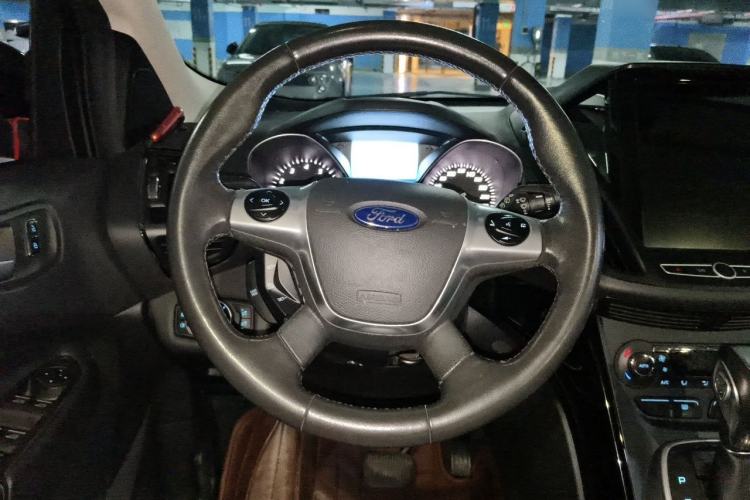 Used Ford Kuga 2015 2.0L GTDi Four-Wheel-Drive Sport Model Steering Wheel